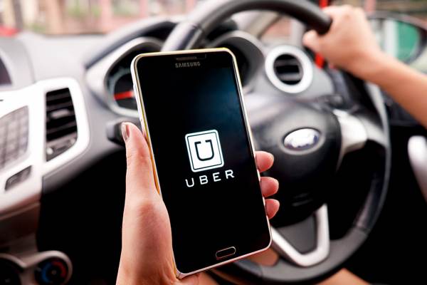  Vale a pena trabalhar com Uber? Motorista explica em vídeo!