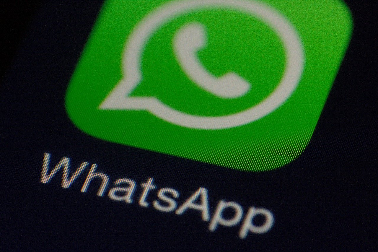  WhatsApp libera reações nas mensagens e envio de arquivos de até 2 GB