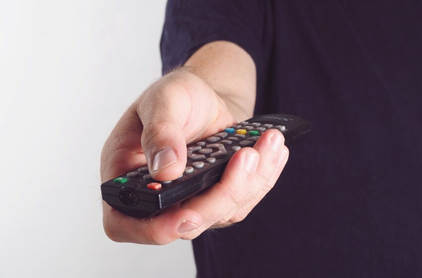  TV por assinatura perdeu  mais de 200 mil clientes em agosto, diz Anatel