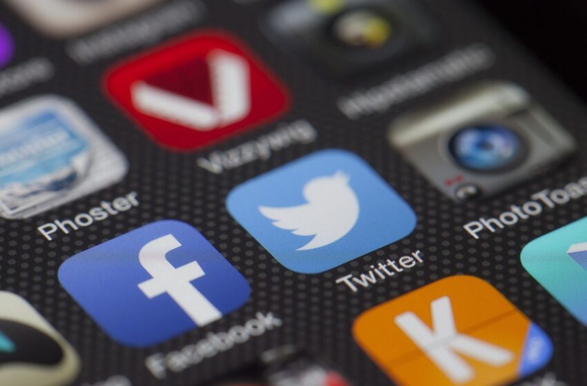 Governo de SP bloqueia acesso a redes sociais e outros apps nas escolas